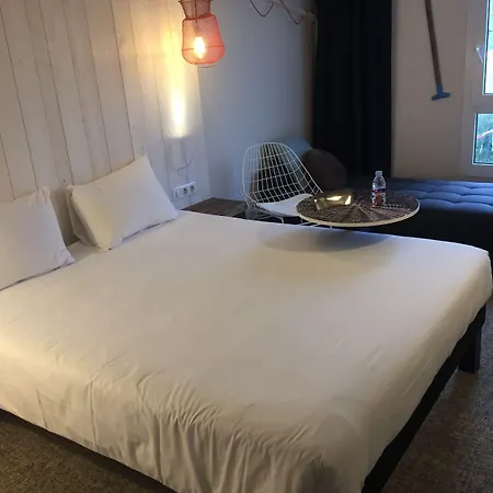 Ibis Styles La Rochelle Thalasso מלון