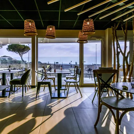 Ibis Styles La Rochelle Thalasso Hotel 3*