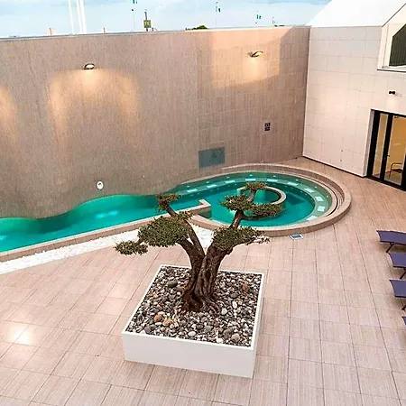 Ibis Styles La Rochelle Thalasso فندق 3*
