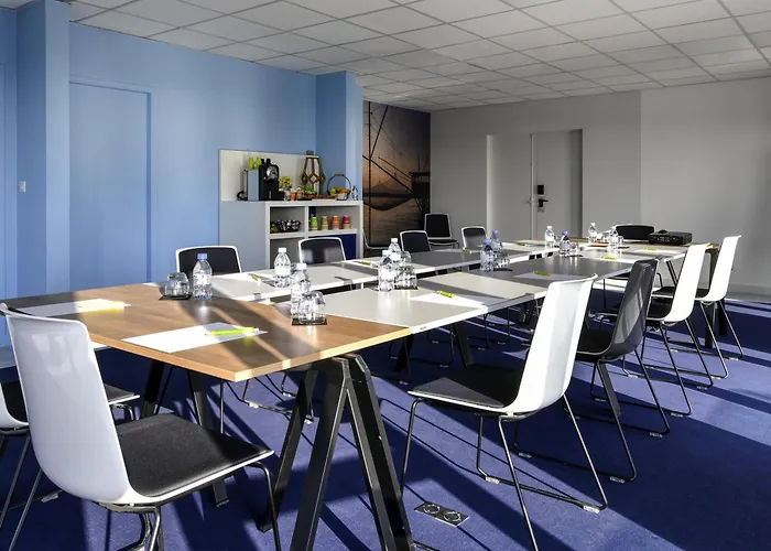 Отель Ibis Styles La Rochelle Thalasso Шатлайон-Плаж