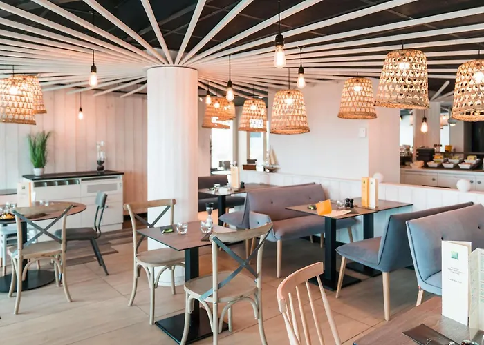 Отель Ibis Styles La Rochelle Thalasso Шатлайон-Плаж