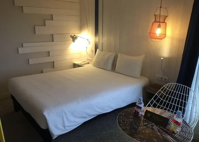 Отель Ibis Styles La Rochelle Thalasso Шатлайон-Плаж
