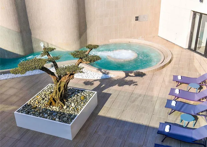 Ibis Styles La Rochelle Thalasso Отель Шатлайон-Плаж