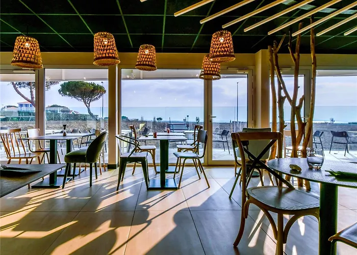 Отель Ibis Styles La Rochelle Thalasso