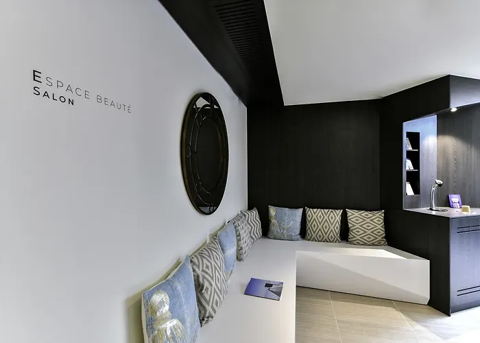 Отель Ibis Styles La Rochelle Thalasso 3*